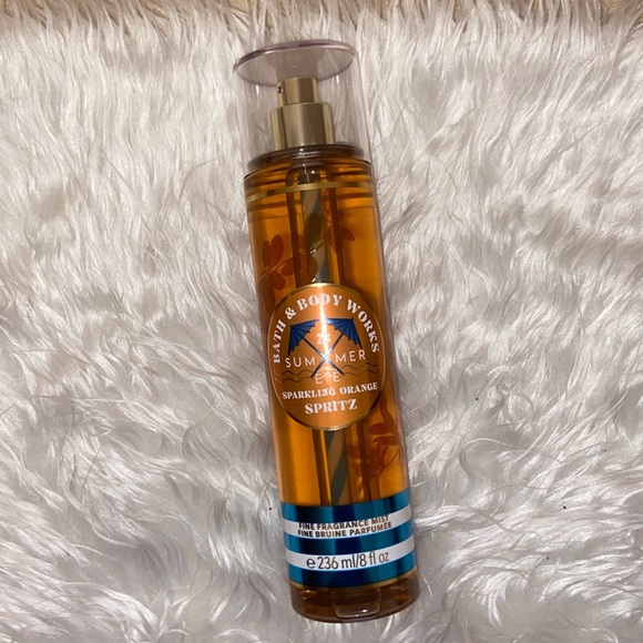 Sparkling Orange Sprintz Fine Fragrance Mist from Bath & Body Works🍊 - Picture 1 of 4